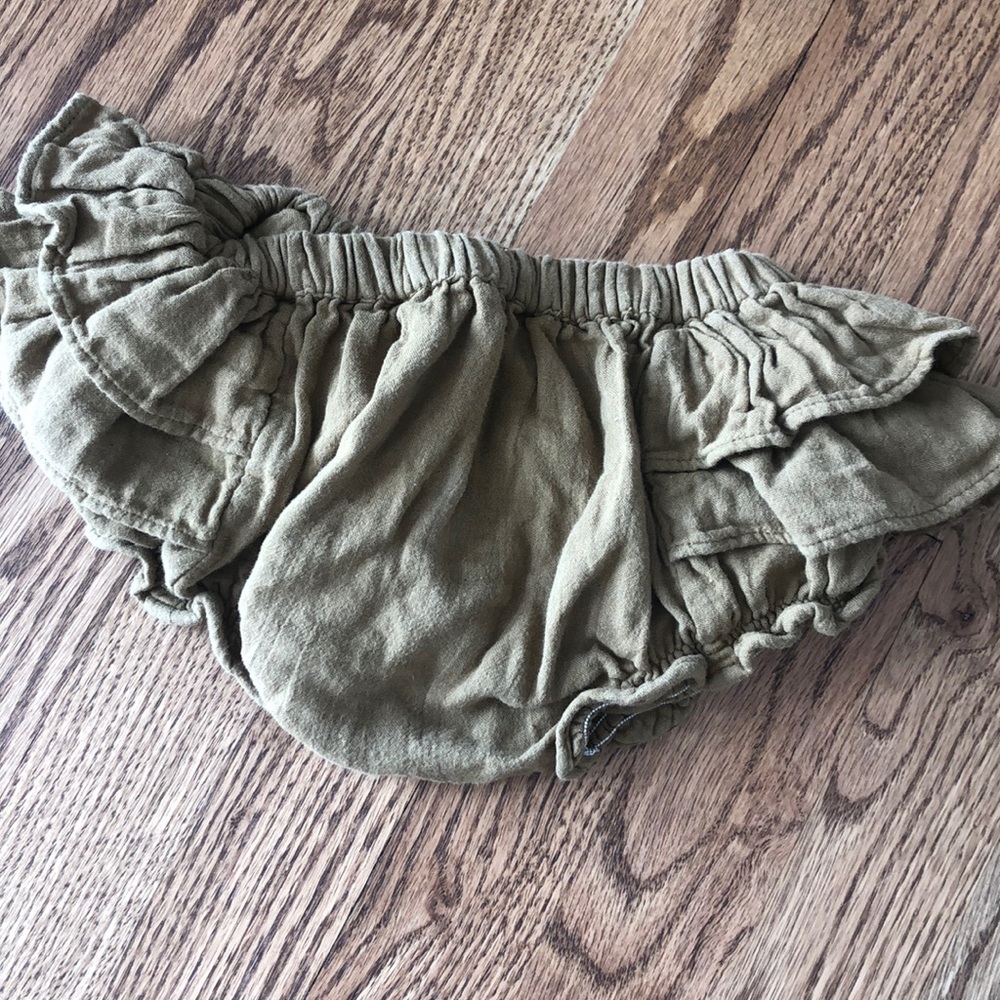 Ruffle butt Kate Quinn shorts